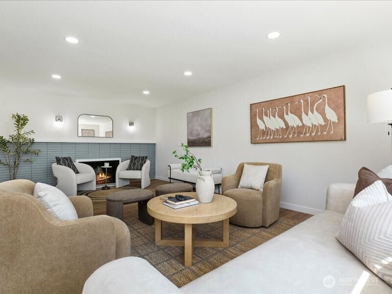 12404 SE 26th Place , Bellevue, WA 98005