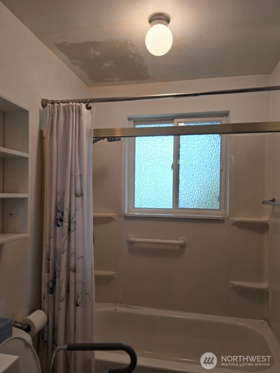 16301 N Wallingford Avenue N, Shoreline, WA 98133