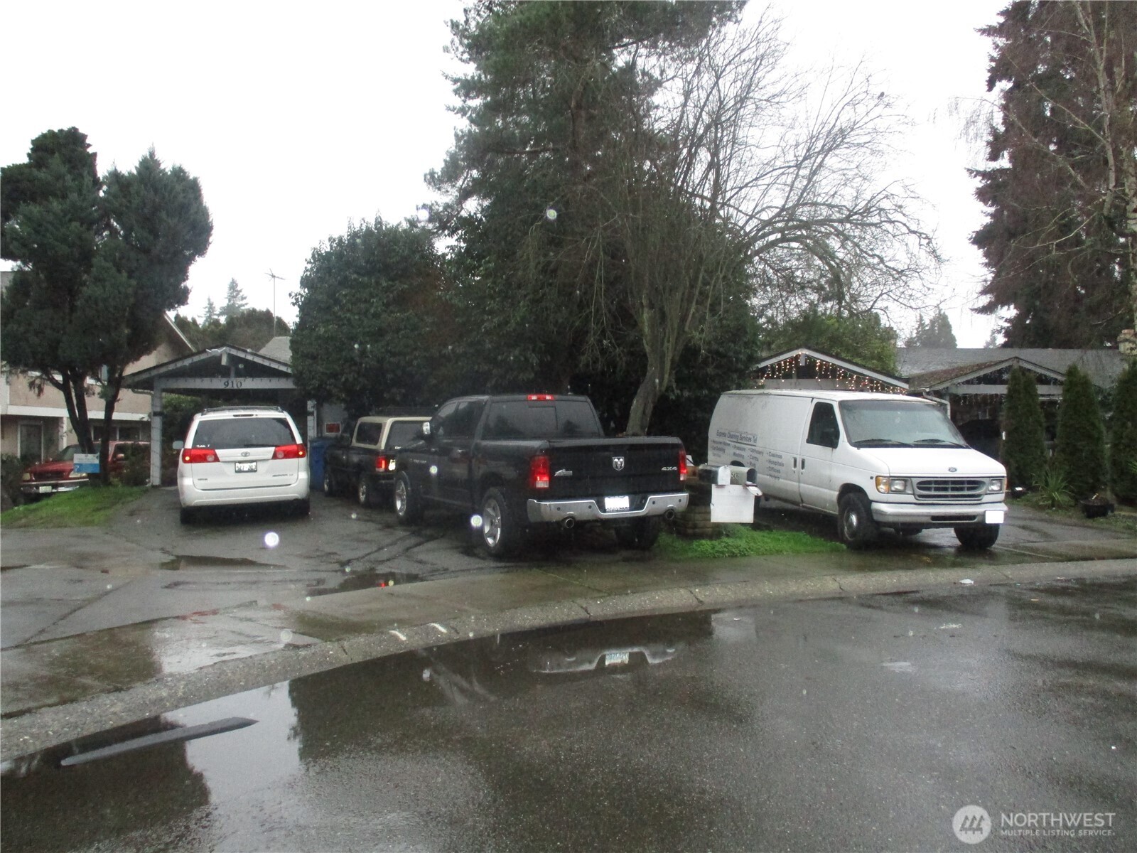 910 142nd Avenue SE, Bellevue, WA 98007