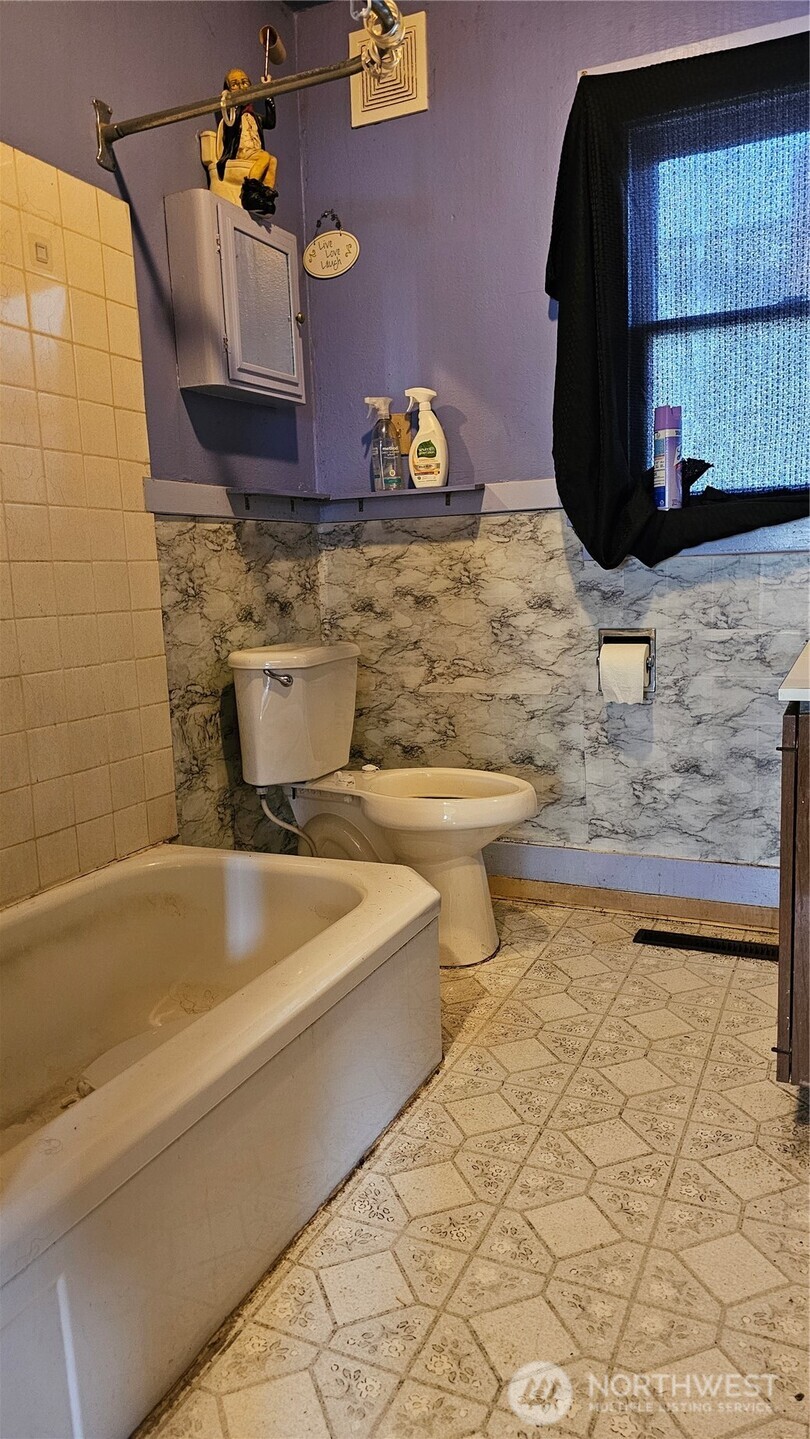 423 S 34th Street , Tacoma, WA 98418