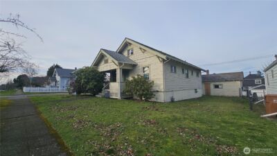 423 S 34th Street , Tacoma, WA 98418 - Photo 4