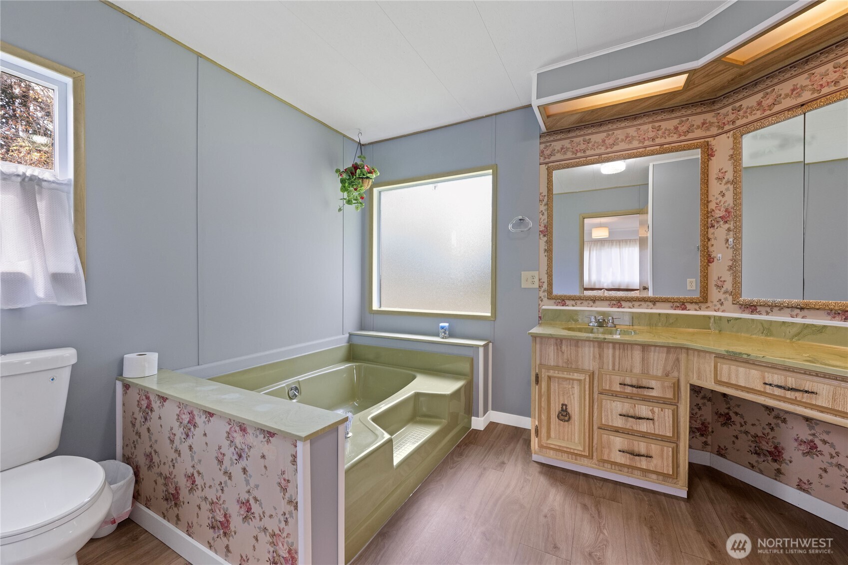 2512 Sid Snyder Drive , Long Beach, WA 98631