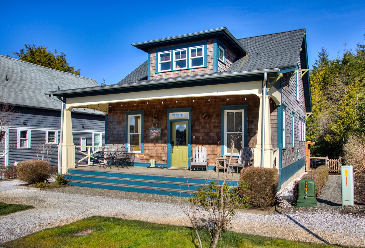 251 Meriweather Street , Pacific Beach, WA 98571