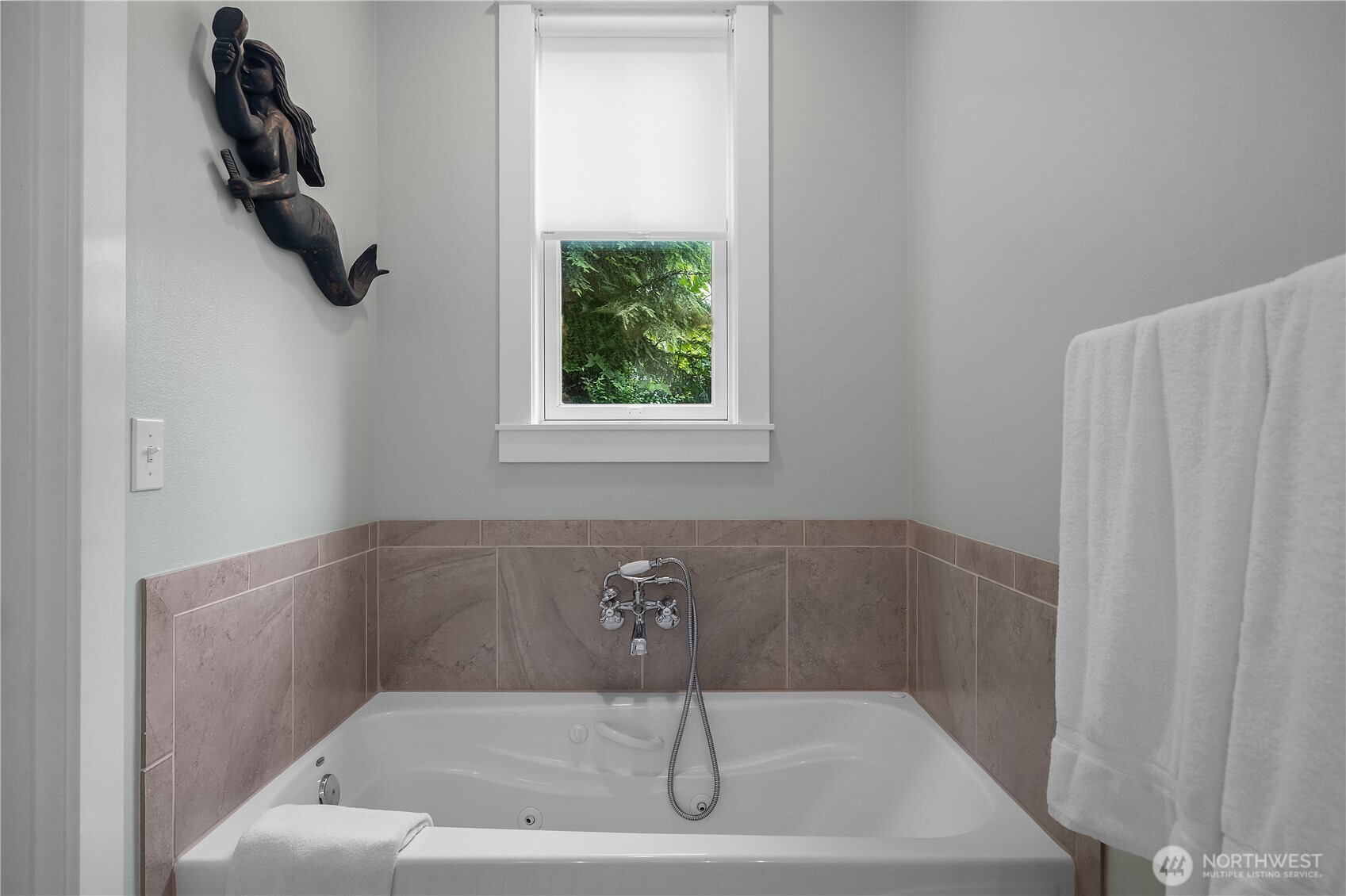 251 Meriweather Street , Pacific Beach, WA 98571