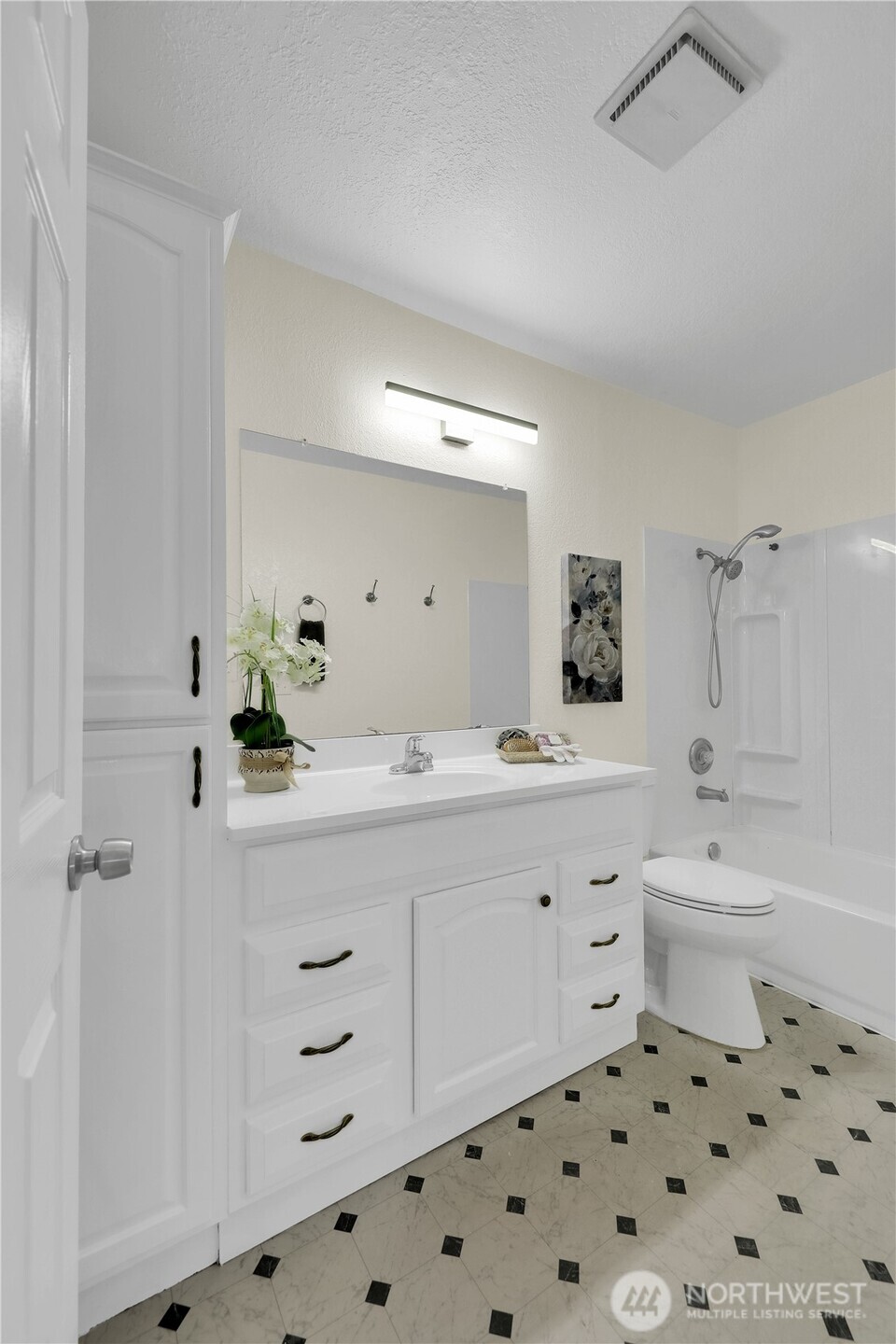 11643 100th Avenue NE #B-3, Kirkland, WA 98034