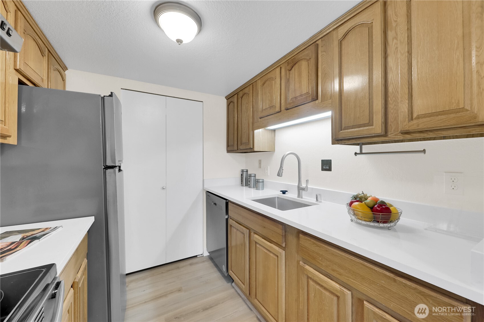 11643 100th Avenue NE #B-3, Kirkland, WA 98034