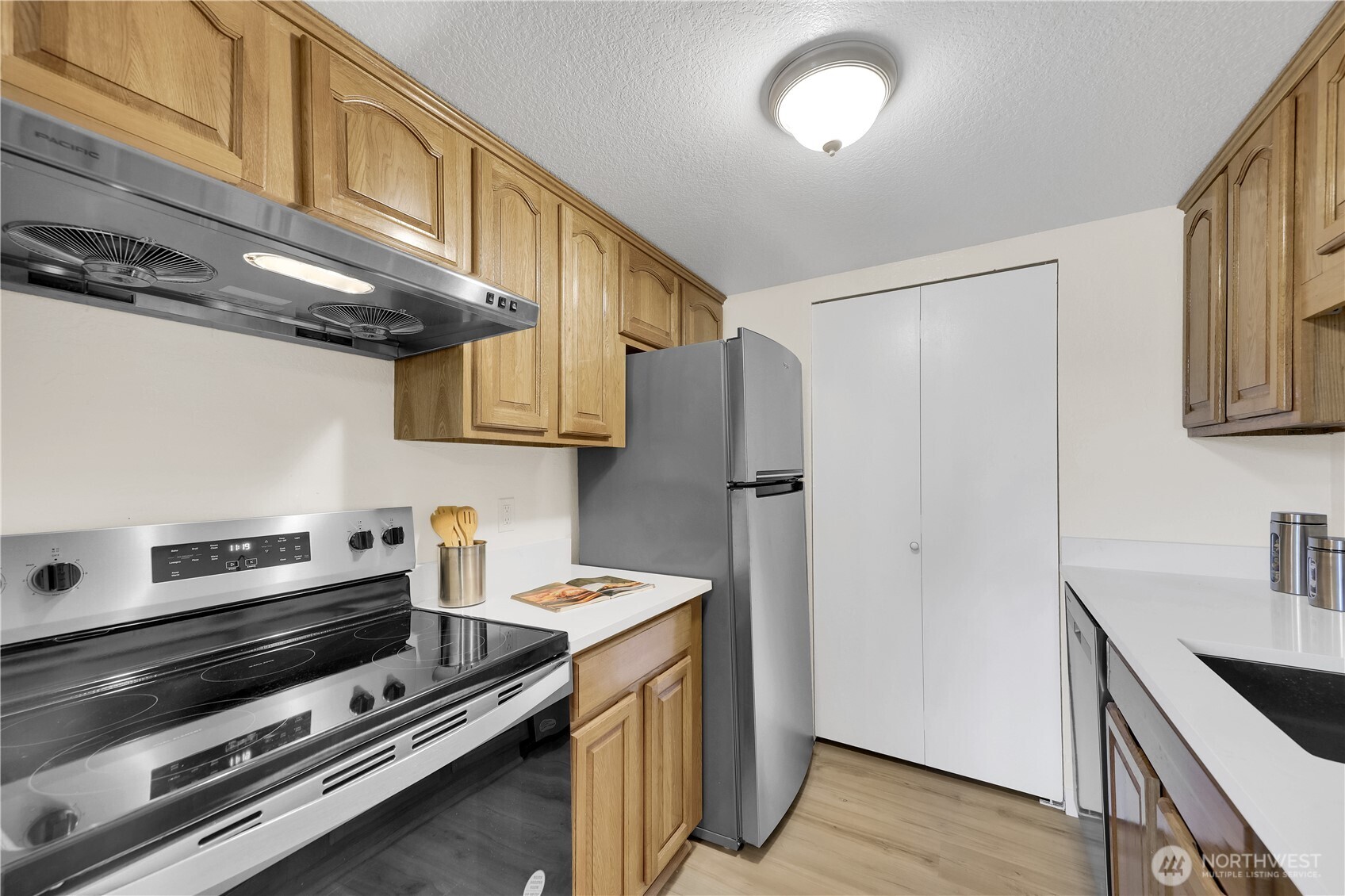 11643 100th Avenue NE #B-3, Kirkland, WA 98034