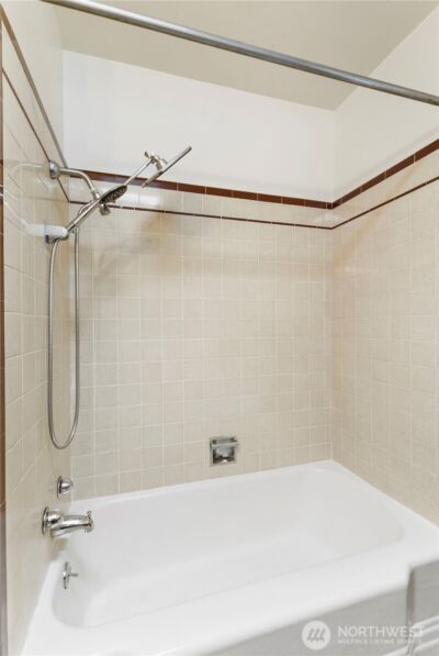 10114 Canyon Road E, Puyallup, WA 98373 - Photo 17