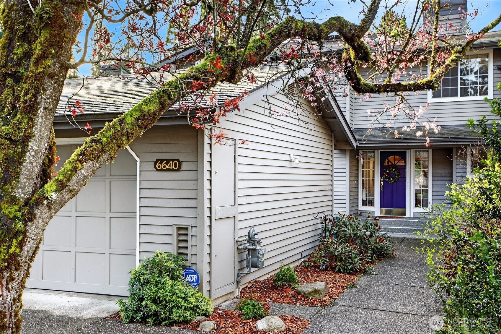 6640 114th Avenue SE, Bellevue, WA 98006