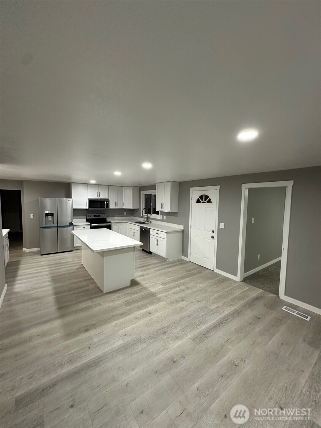 7633 S Wilkeson Street , Tacoma, WA 98408