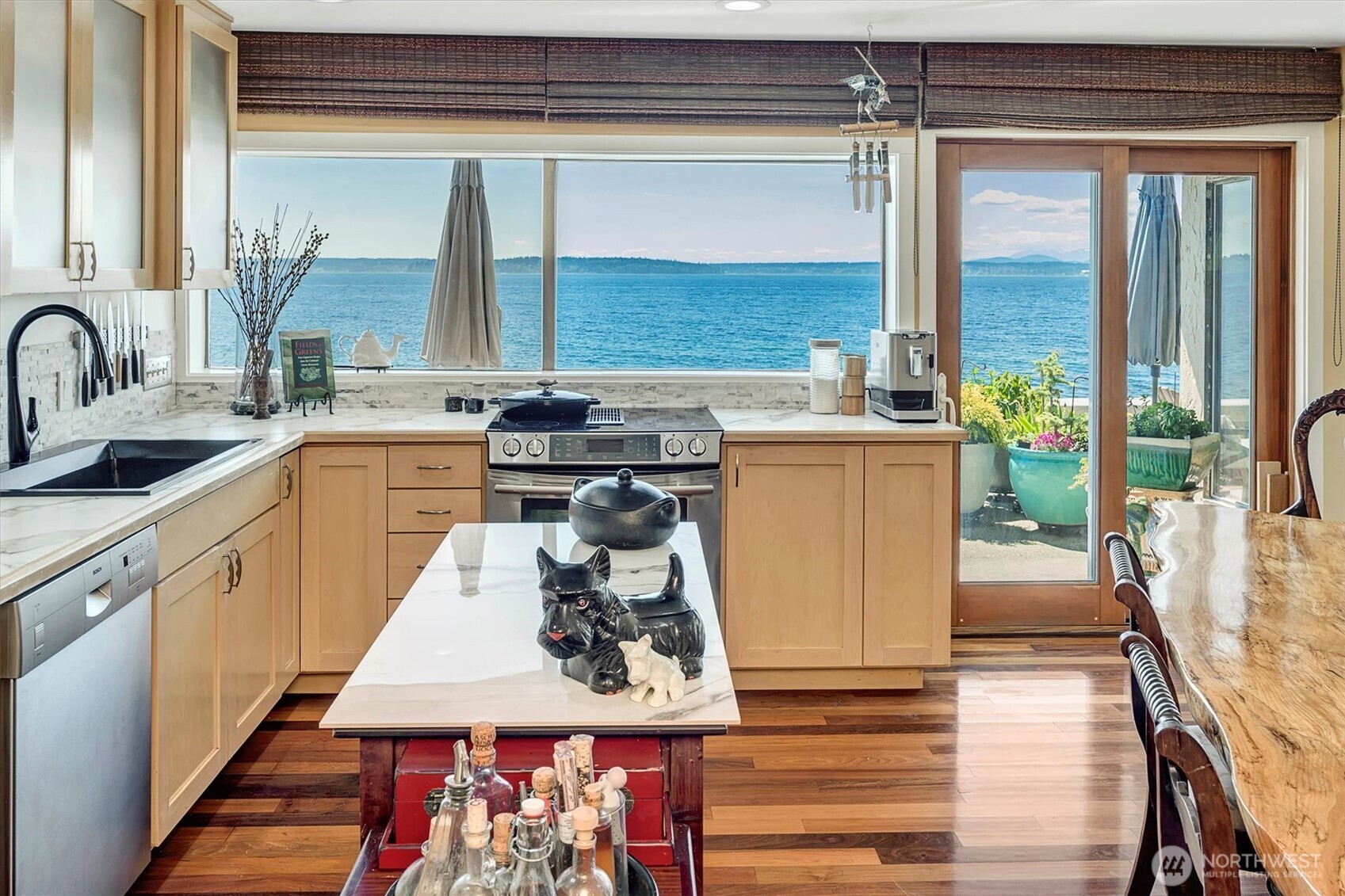 4131 Beach Drive SW, Seattle, WA 98116