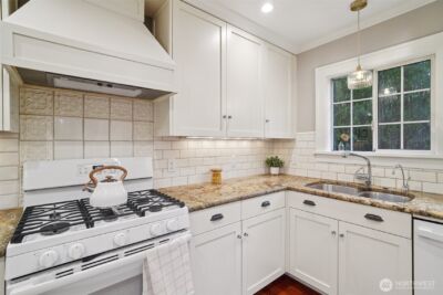 314 N 117th Street , Seattle, WA 98133 - Photo 10