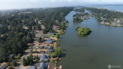 544 Mt Olympus Avenue SE, Ocean Shores, WA 98569 - Photo 18