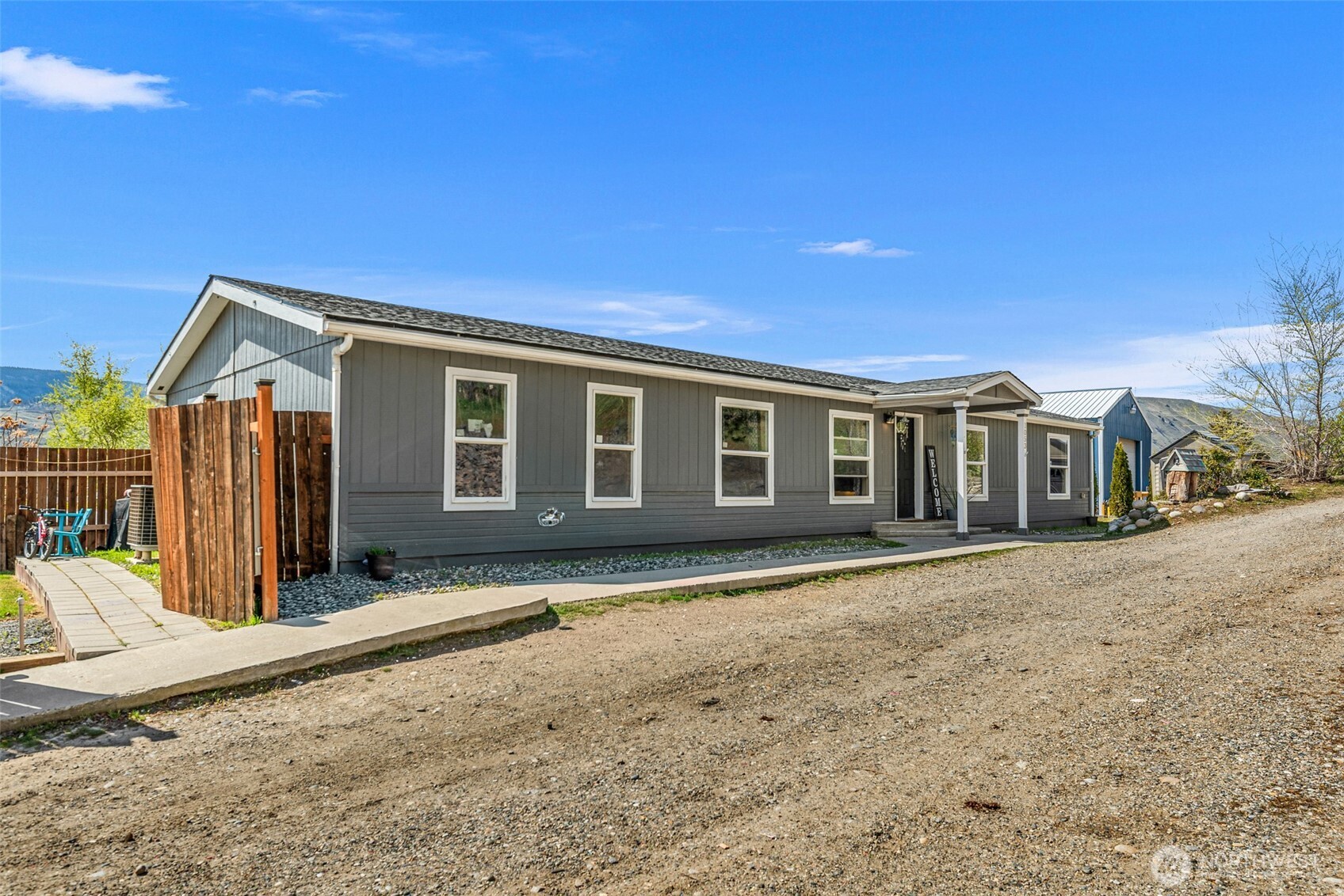 1053 S Perry Avenue , East Wenatchee, WA 98802