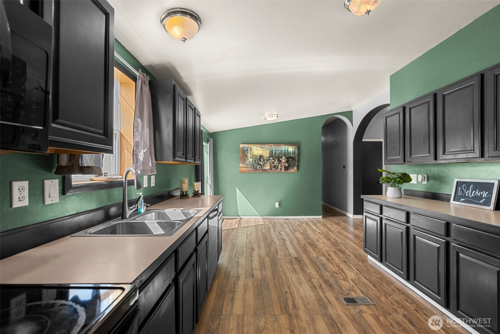 1053 S Perry Avenue , East Wenatchee, WA 98802