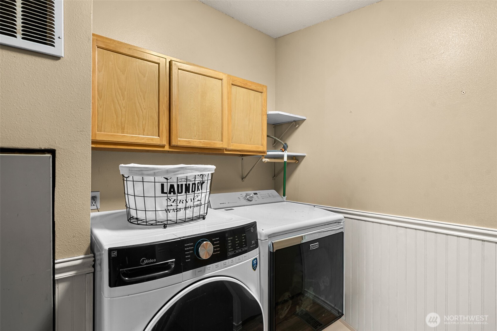 1053 S Perry Avenue , East Wenatchee, WA 98802