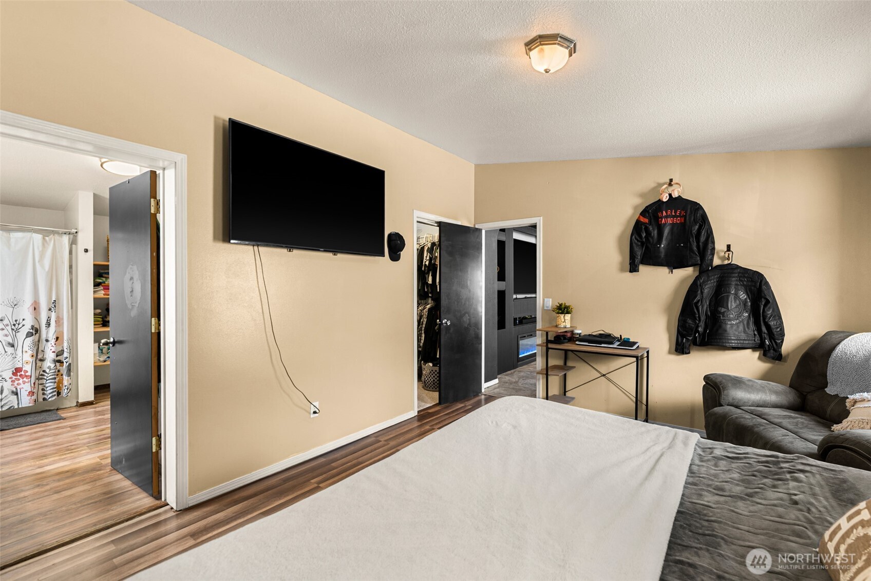 1053 S Perry Avenue , East Wenatchee, WA 98802