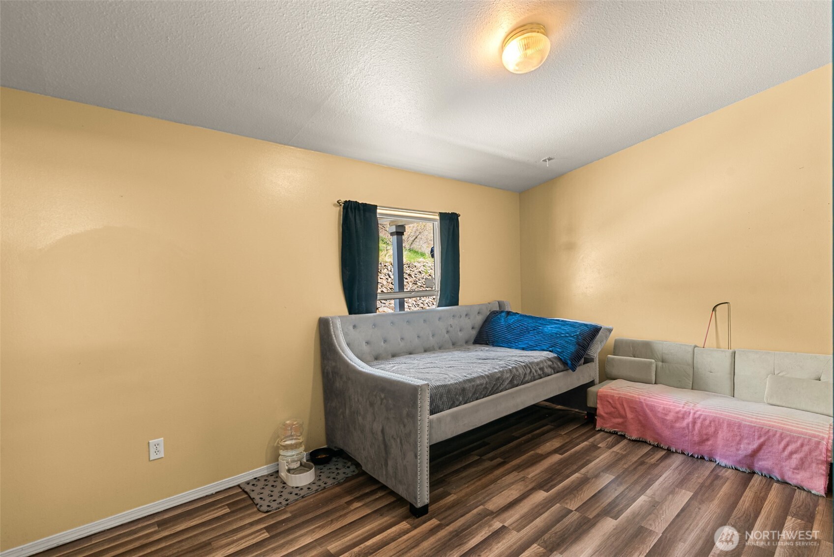 1053 S Perry Avenue , East Wenatchee, WA 98802