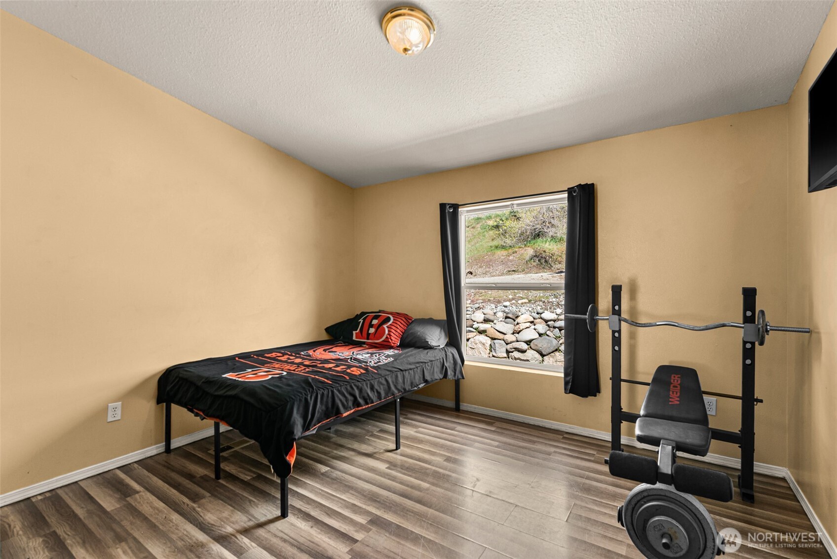 1053 S Perry Avenue , East Wenatchee, WA 98802