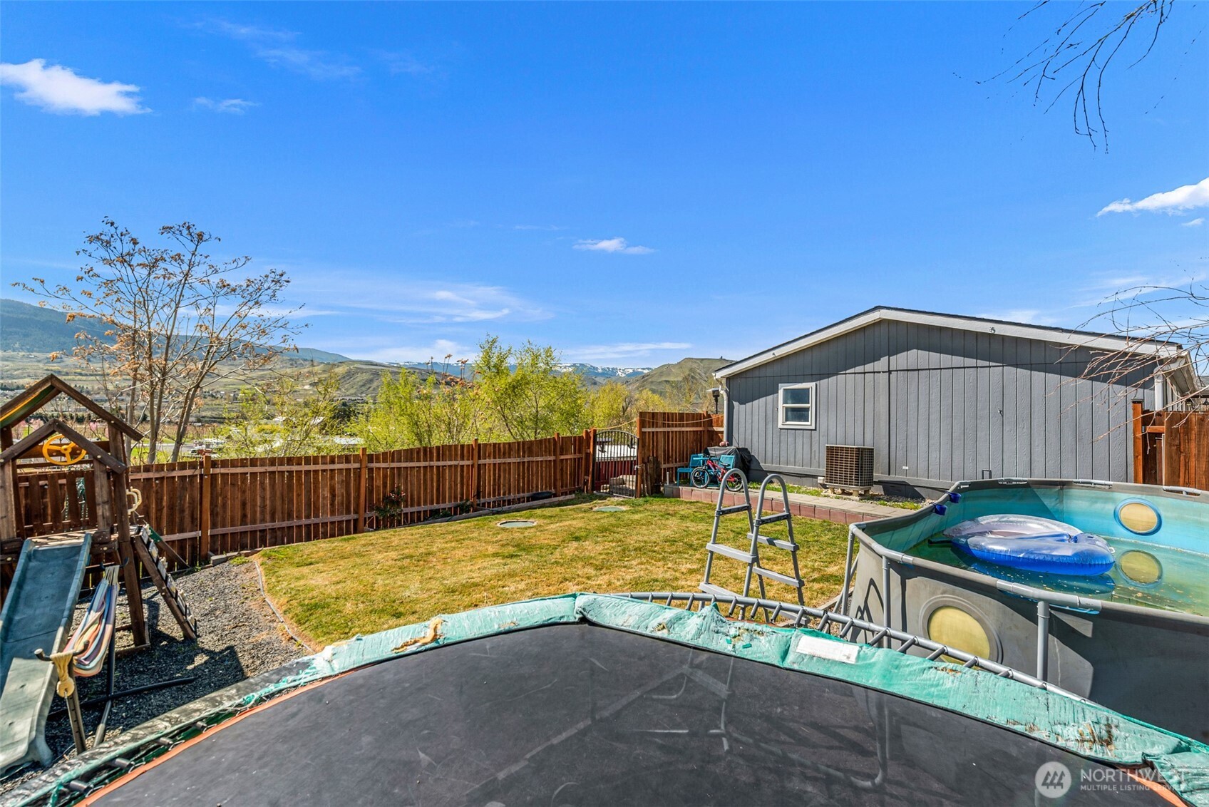 1053 S Perry Avenue , East Wenatchee, WA 98802