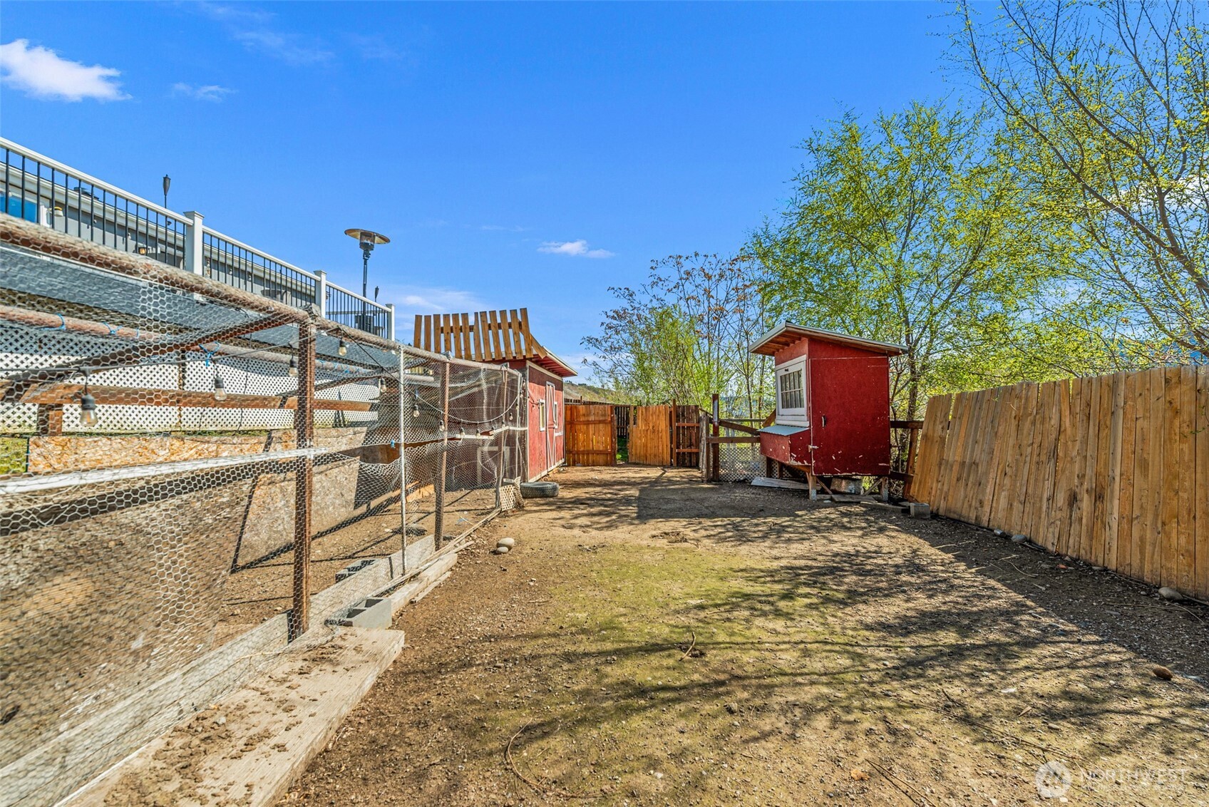 1053 S Perry Avenue , East Wenatchee, WA 98802