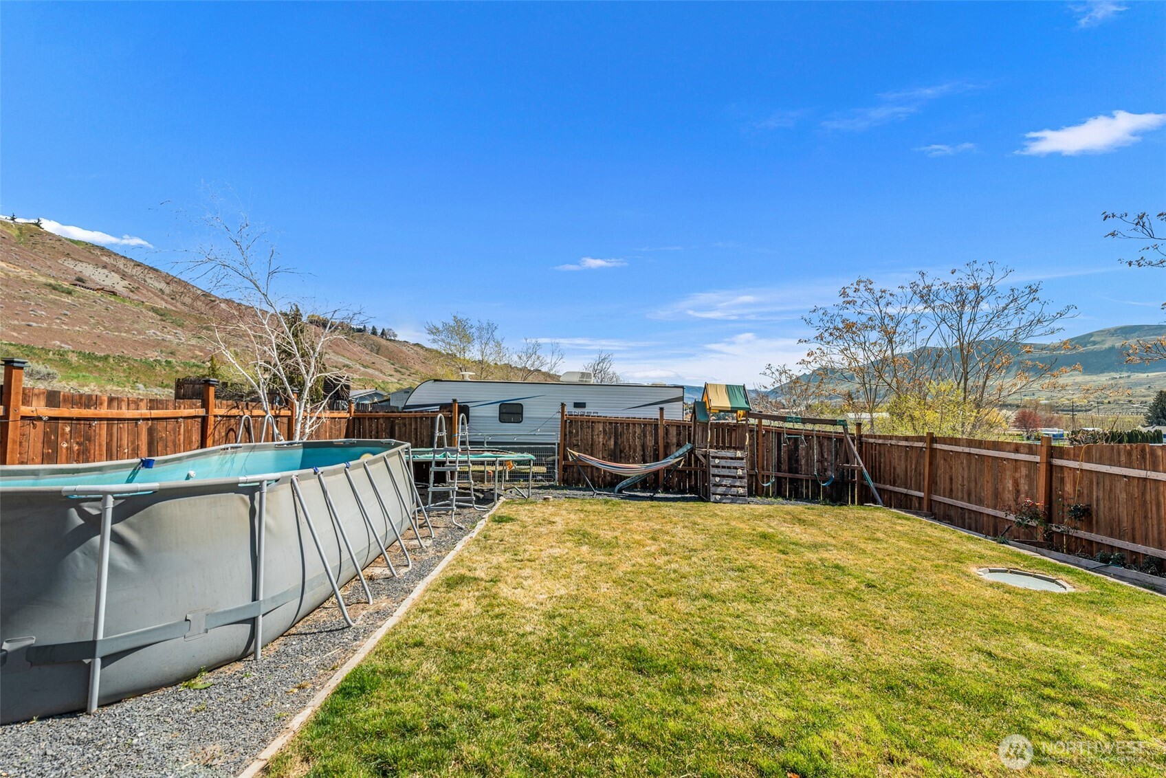 1053 S Perry Avenue , East Wenatchee, WA 98802