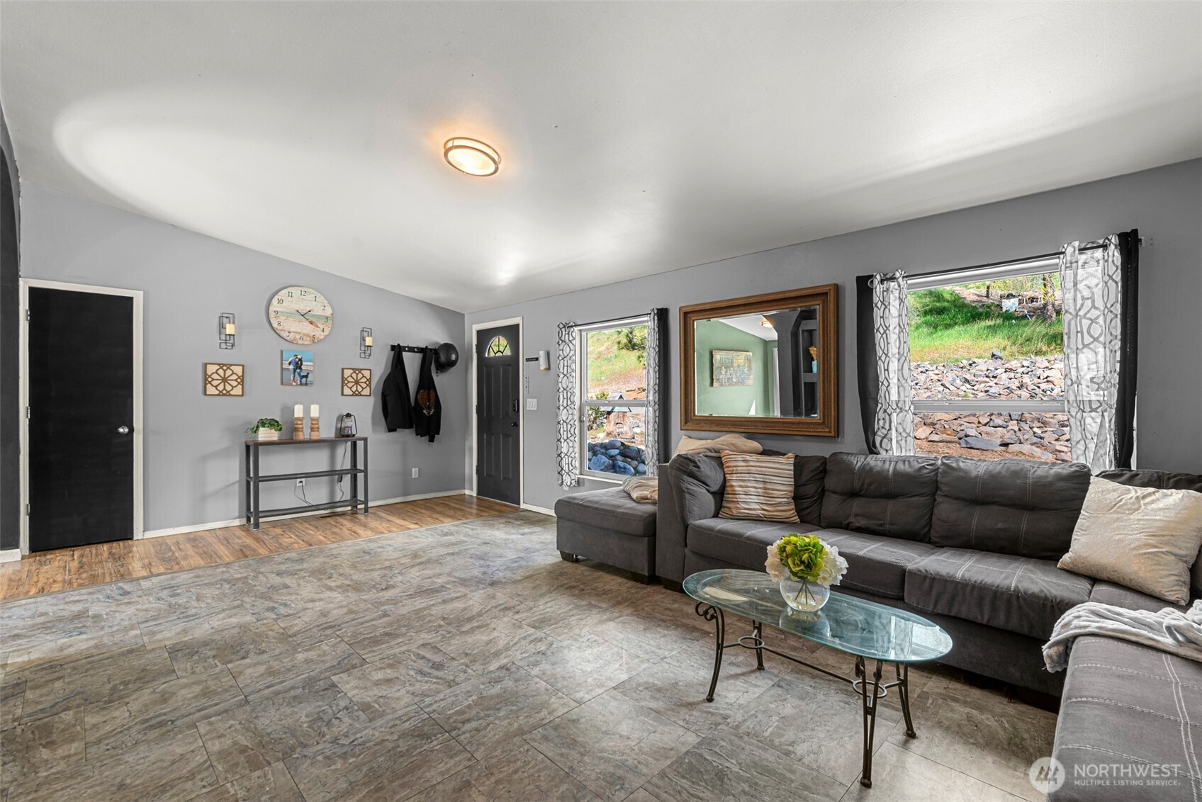 1053 S Perry Avenue , East Wenatchee, WA 98802