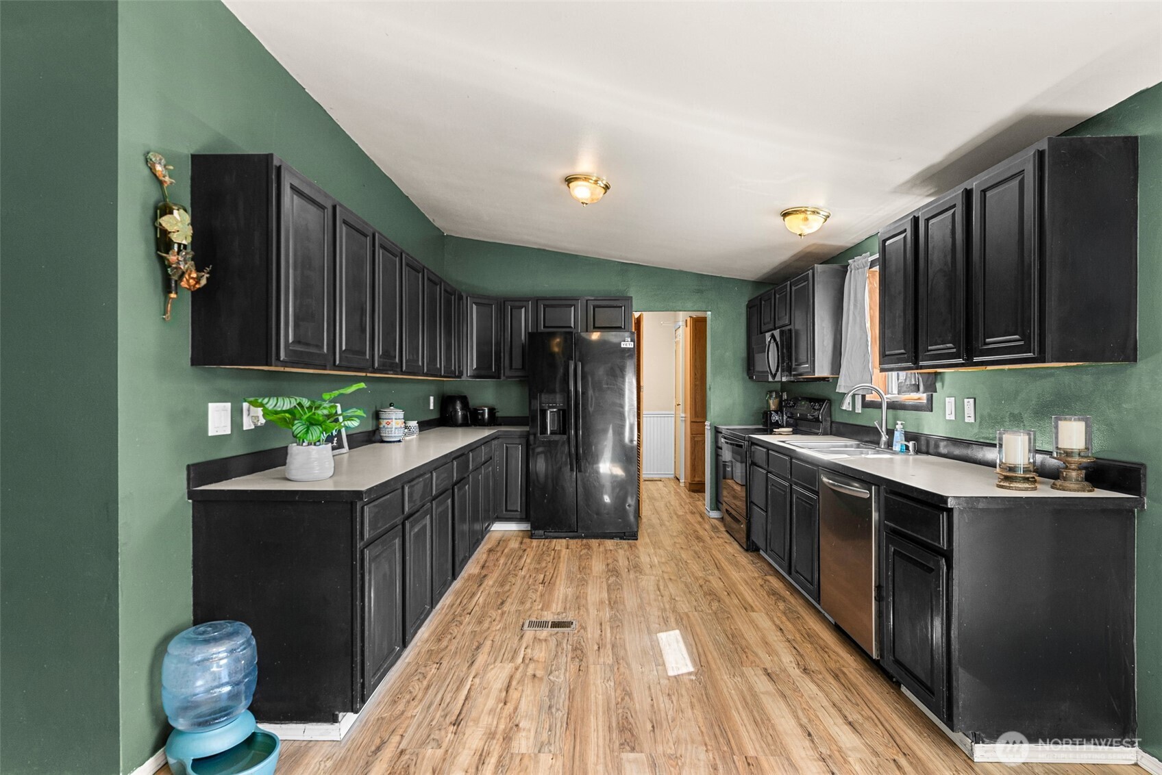 1053 S Perry Avenue , East Wenatchee, WA 98802