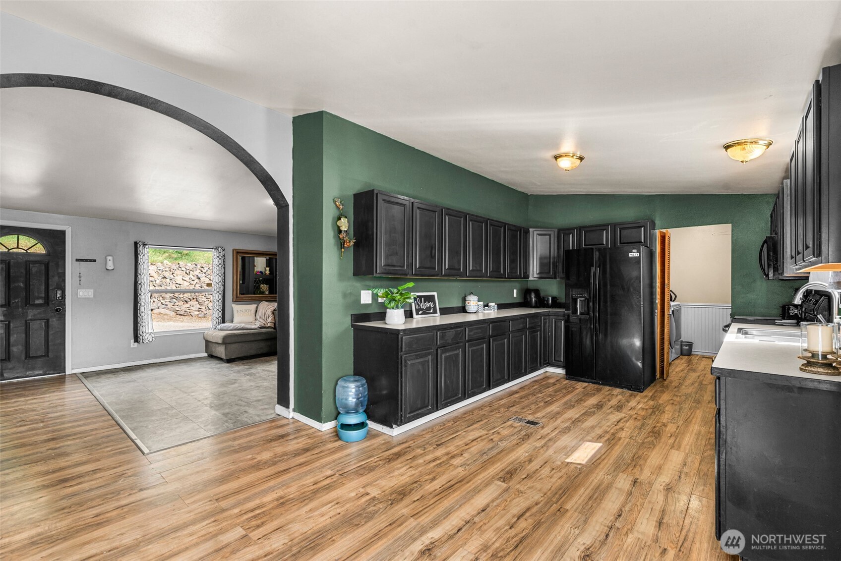 1053 S Perry Avenue , East Wenatchee, WA 98802