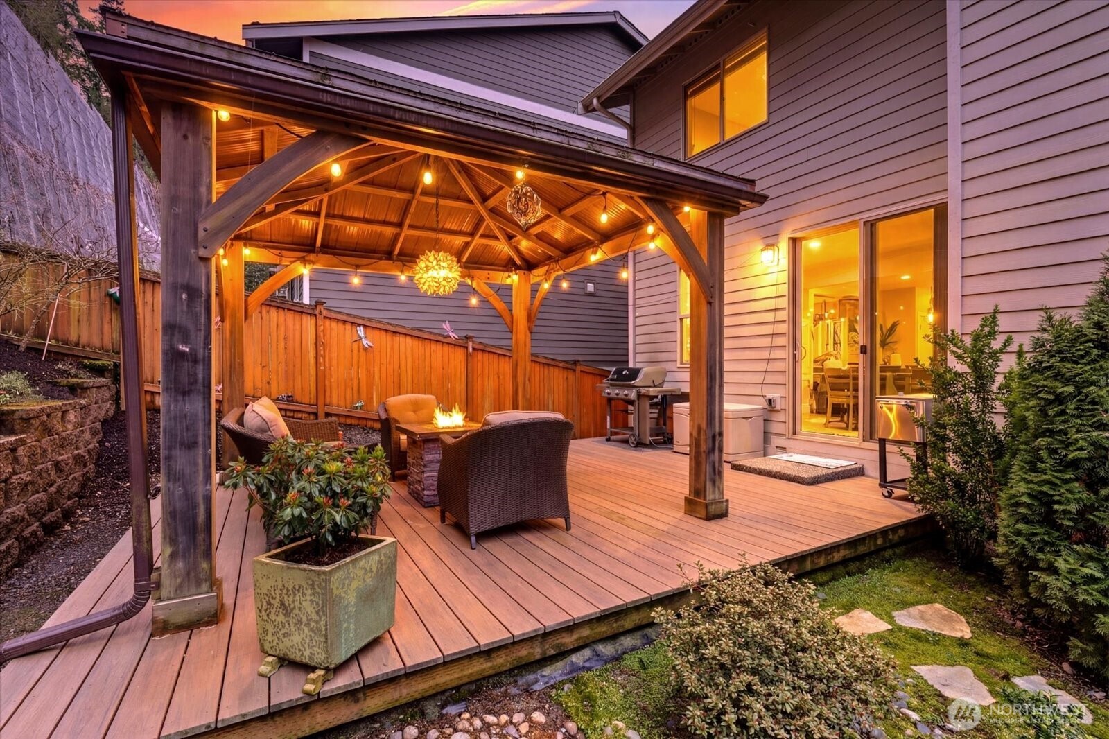 20048 94th Drive NE, Bothell, WA 98011-2348