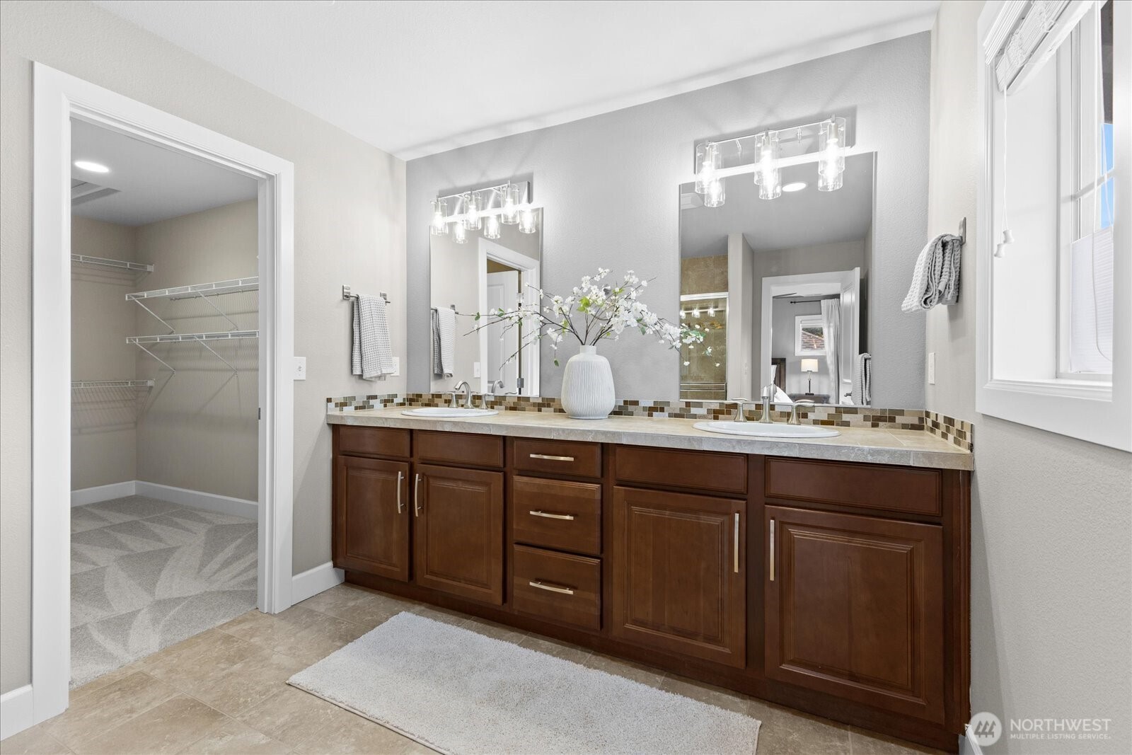 20048 94th Drive NE, Bothell, WA 98011-2348