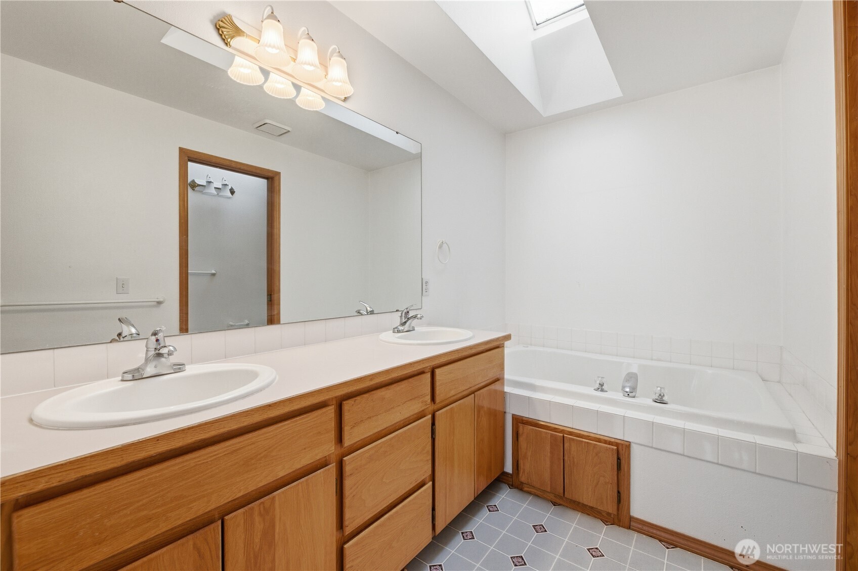 1924 5th Street SE, Puyallup, WA 98372