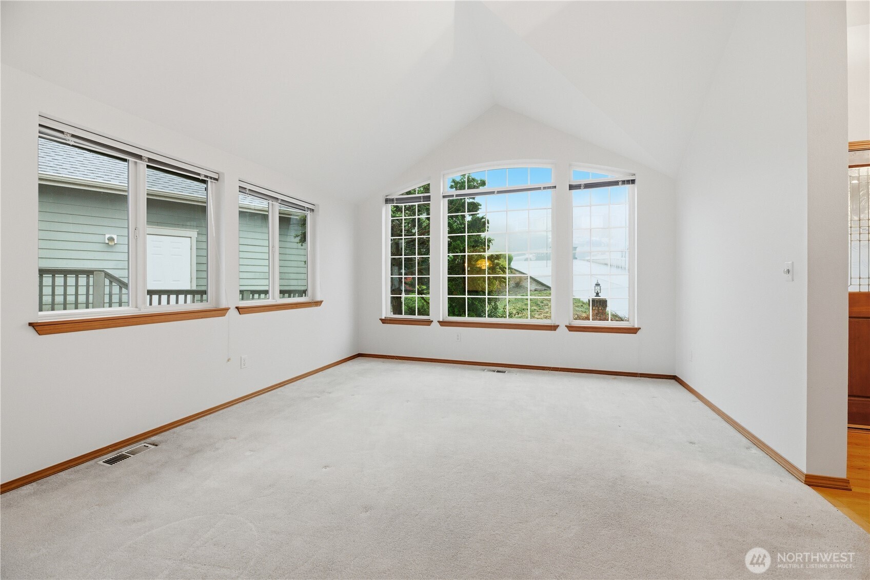 1924 5th Street SE, Puyallup, WA 98372