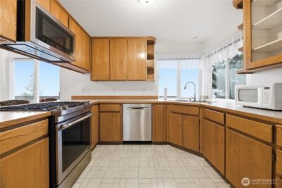 1924 5th Street SE, Puyallup, WA 98372 - Photo 10