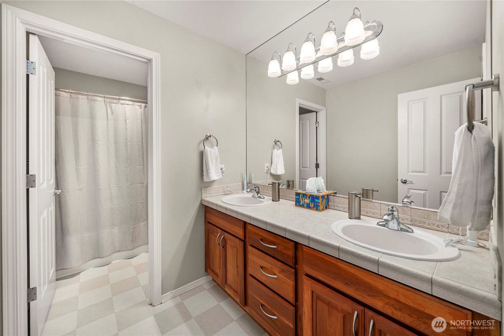 3723 Lincoln Court NE, Renton, WA 98056