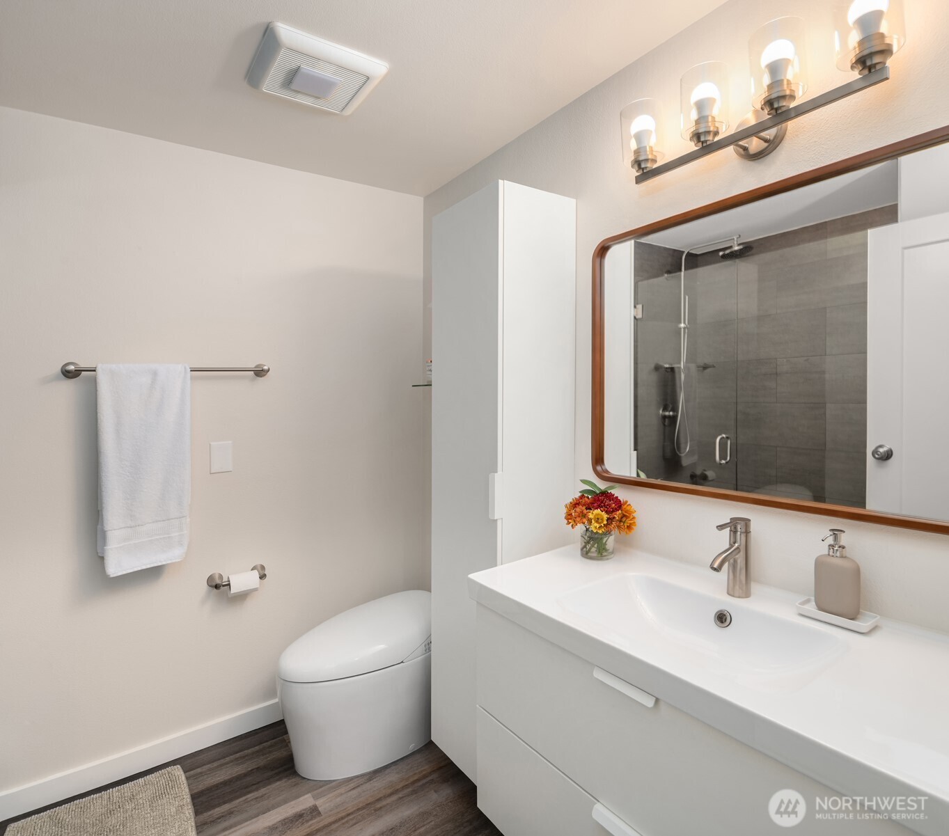 5225 50th Avenue NE #208, Seattle, WA 98105