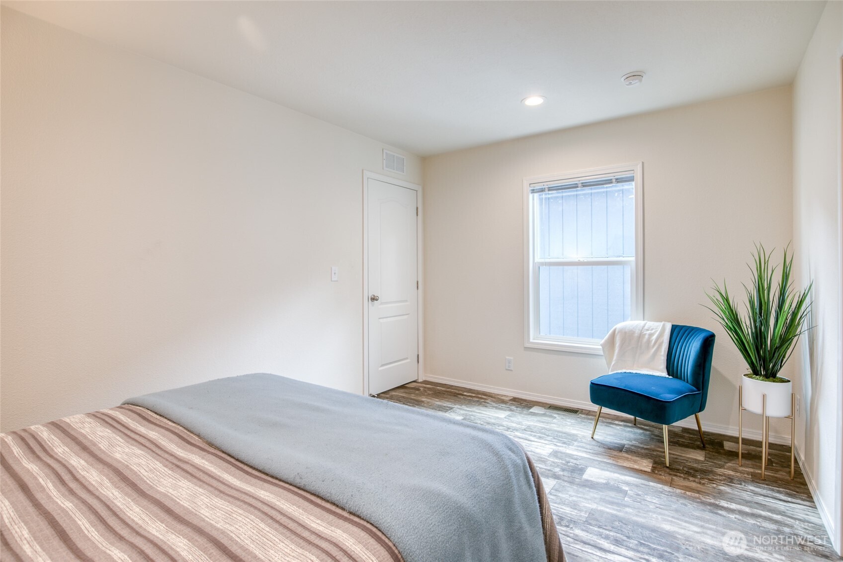 810 Magellan Avenue NE, Ocean Shores, WA 98569