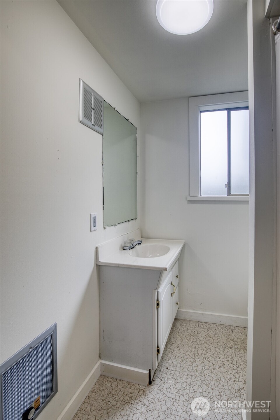 810 Magellan Avenue NE, Ocean Shores, WA 98569