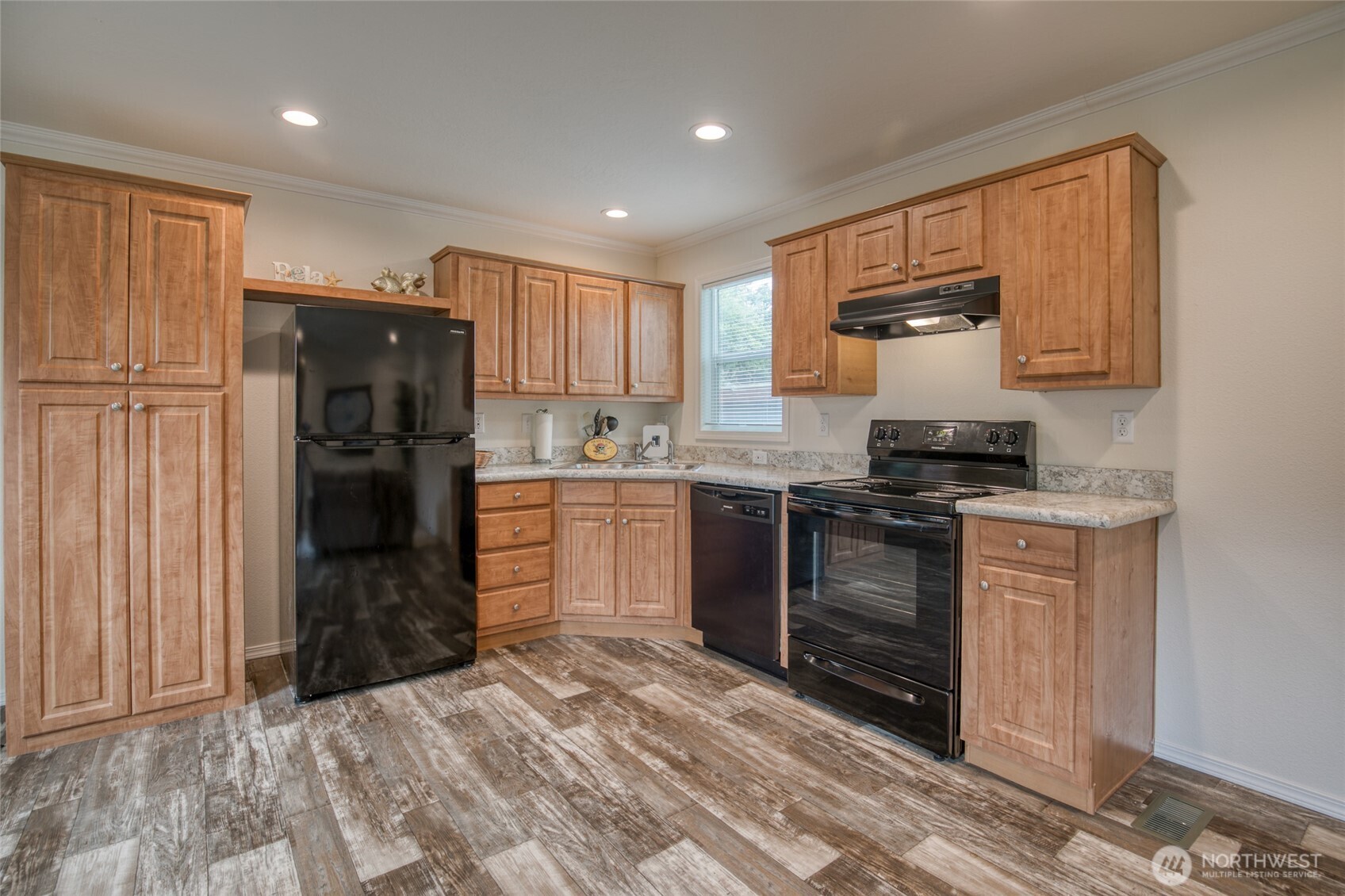 810 Magellan Avenue NE, Ocean Shores, WA 98569