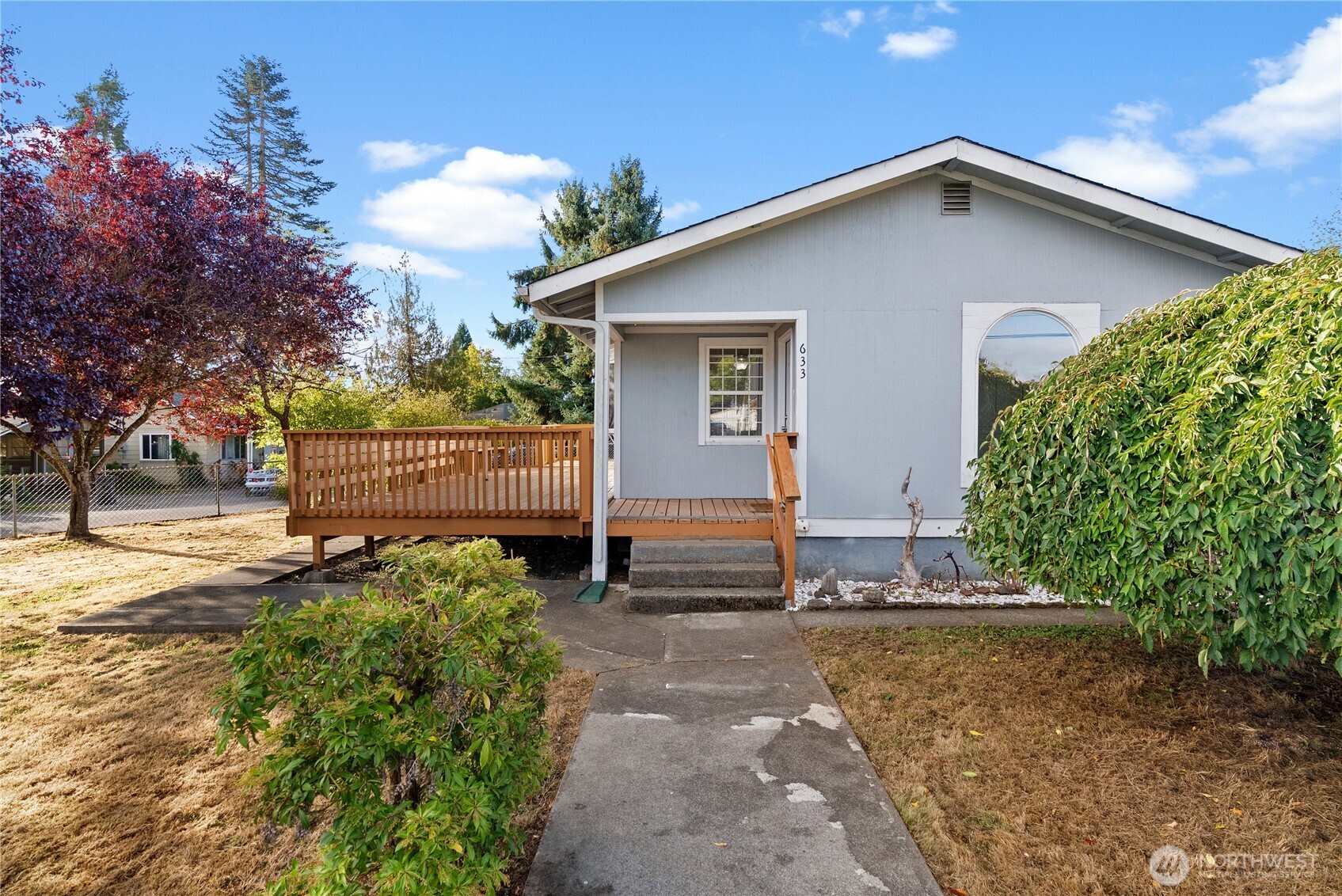 633 E Arcadia Avenue , Shelton, WA 98584