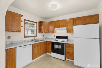 633 E Arcadia Avenue , Shelton, WA 98584 - Photo 11