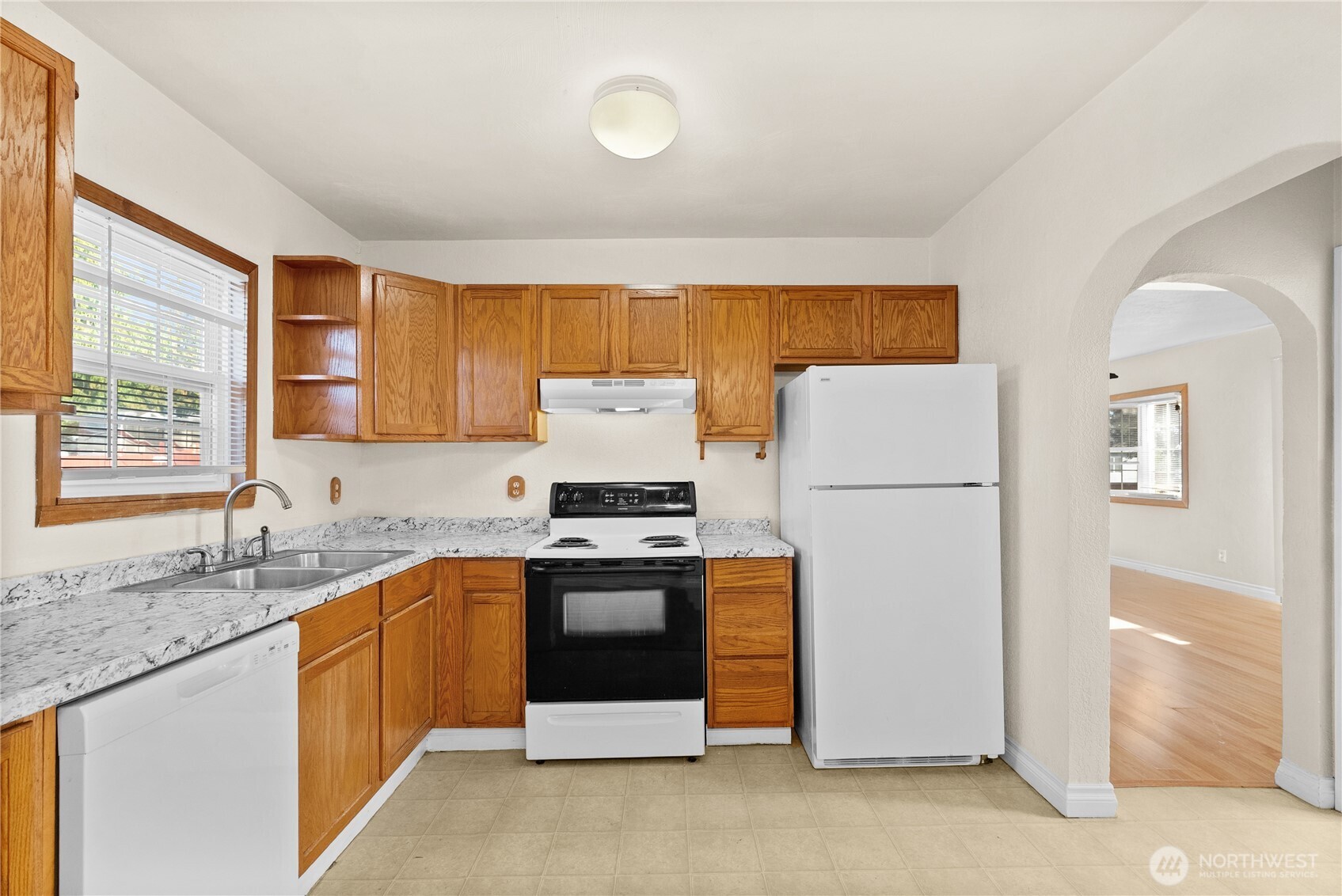 633 E Arcadia Avenue , Shelton, WA 98584