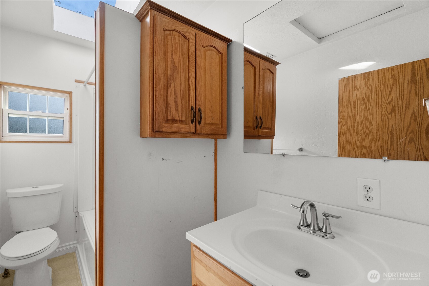 633 E Arcadia Avenue , Shelton, WA 98584