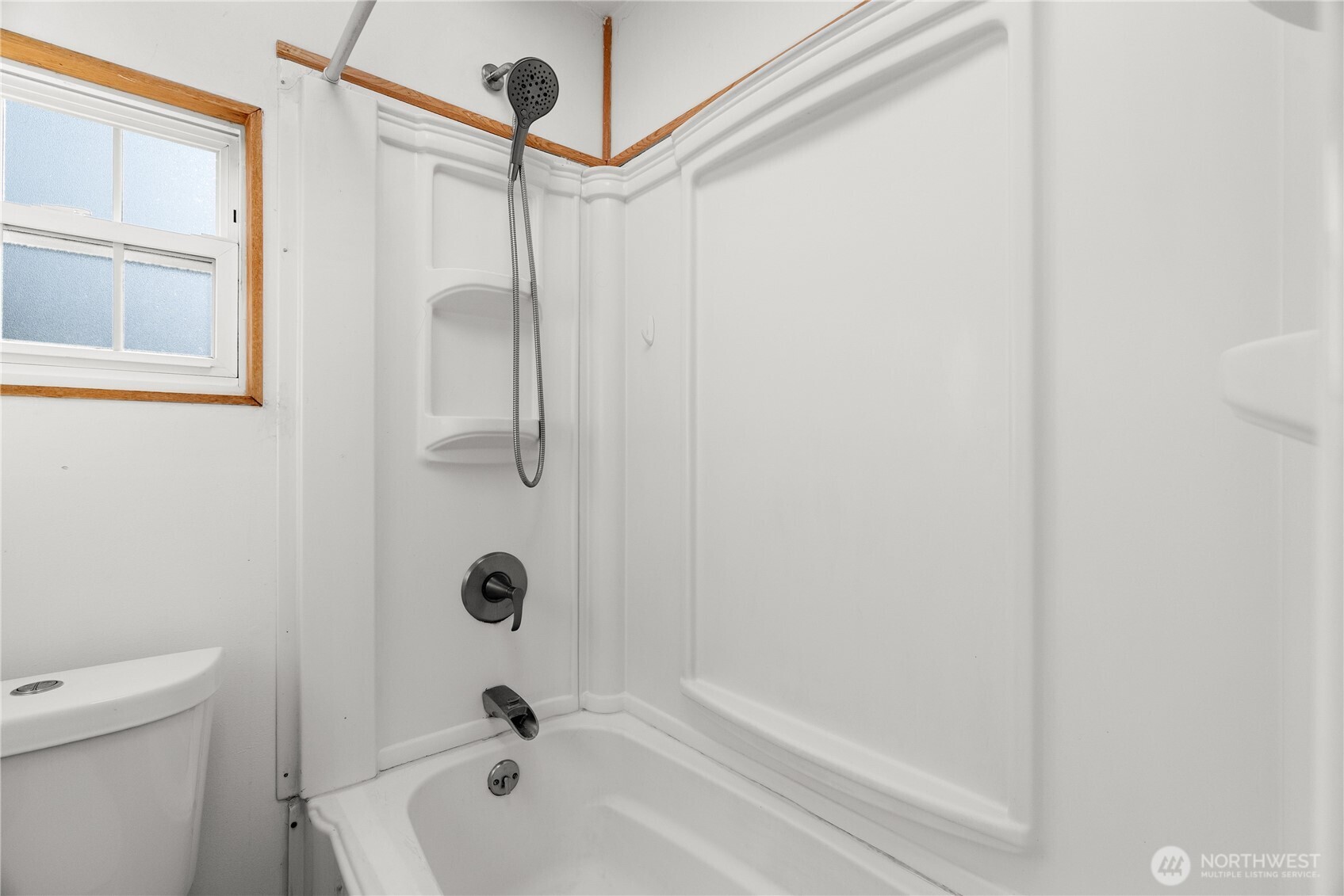 633 E Arcadia Avenue , Shelton, WA 98584