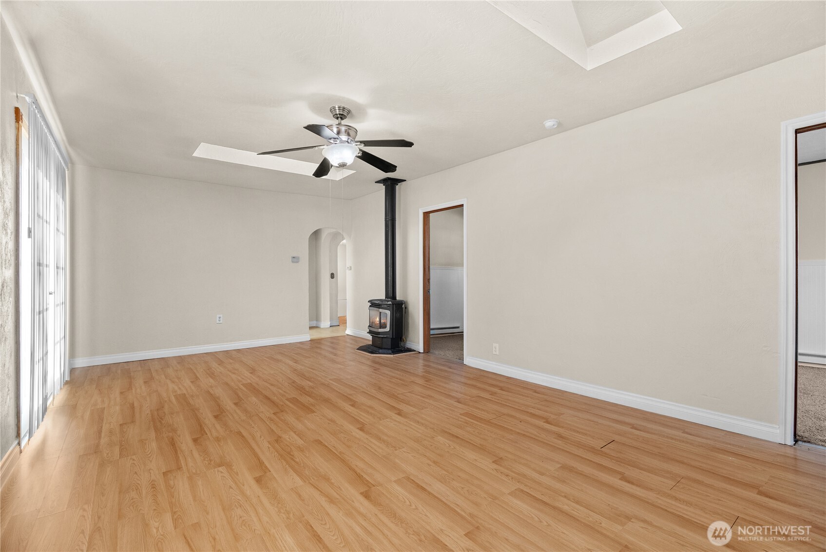 633 E Arcadia Avenue , Shelton, WA 98584