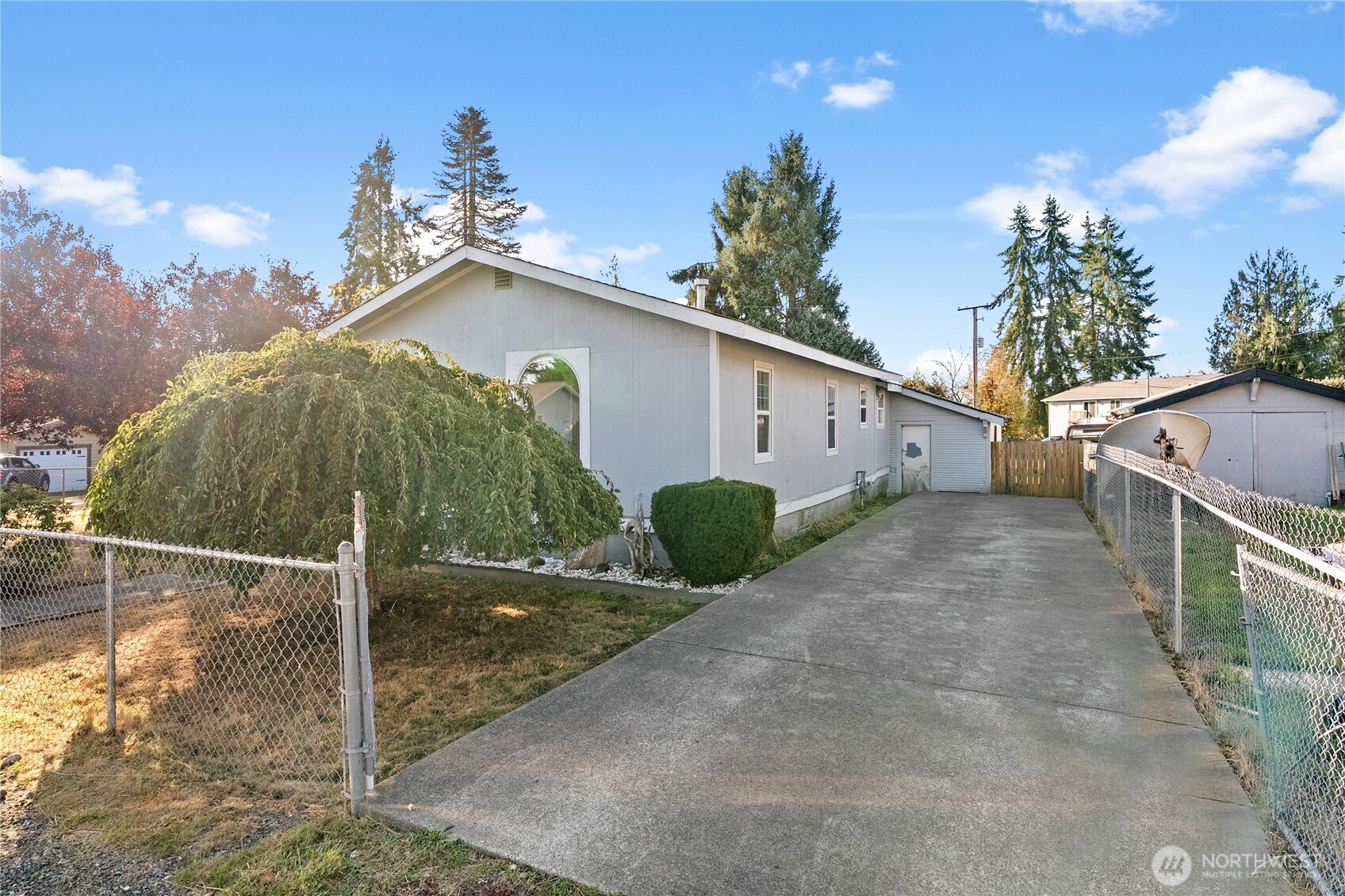 633 E Arcadia Avenue , Shelton, WA 98584