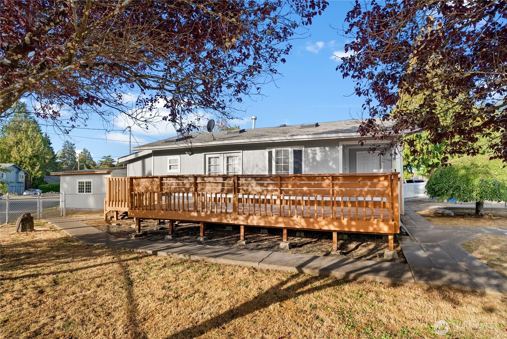 633 E Arcadia Avenue , Shelton, WA 98584