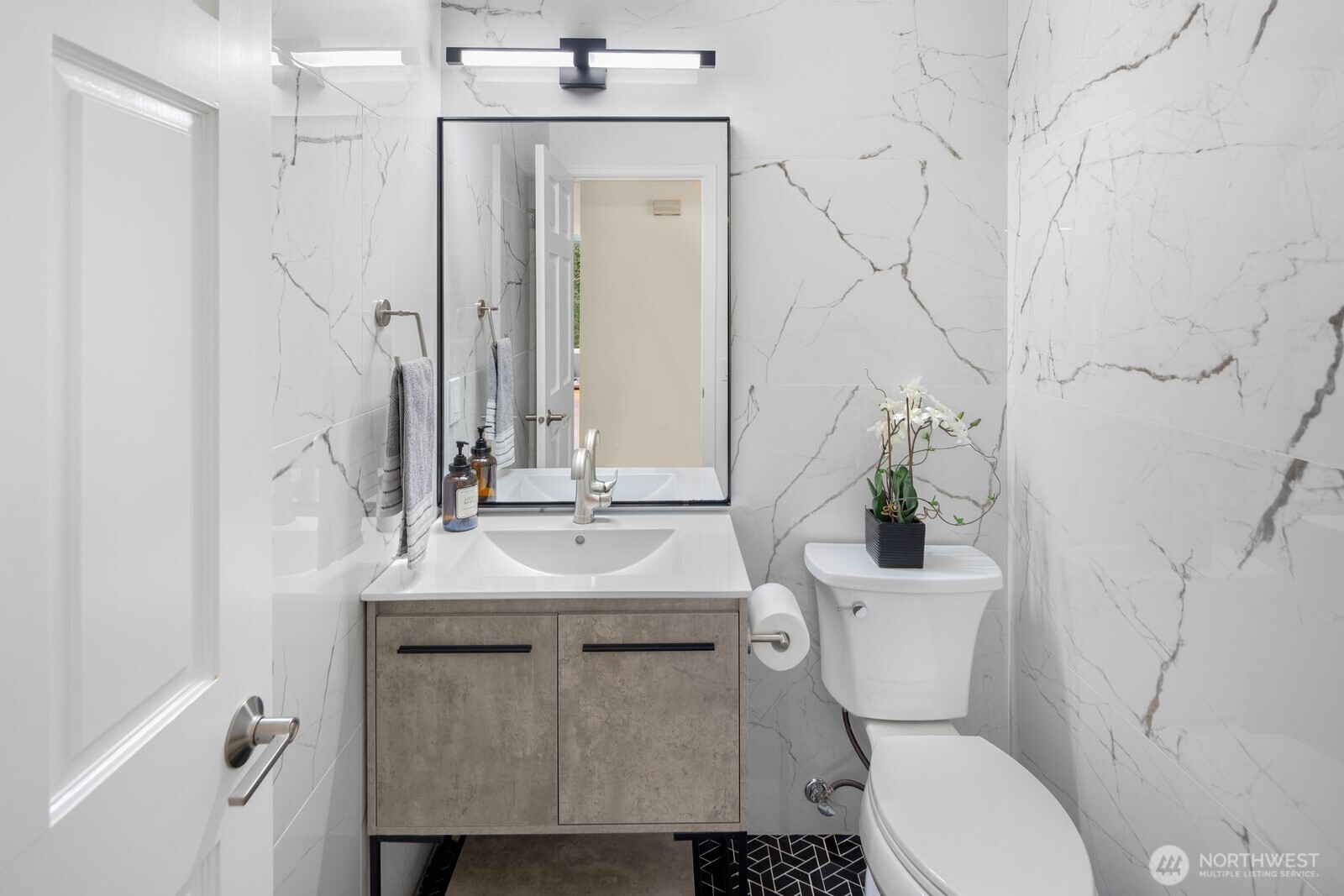 14916 NE 76th Court , Redmond, WA 98052