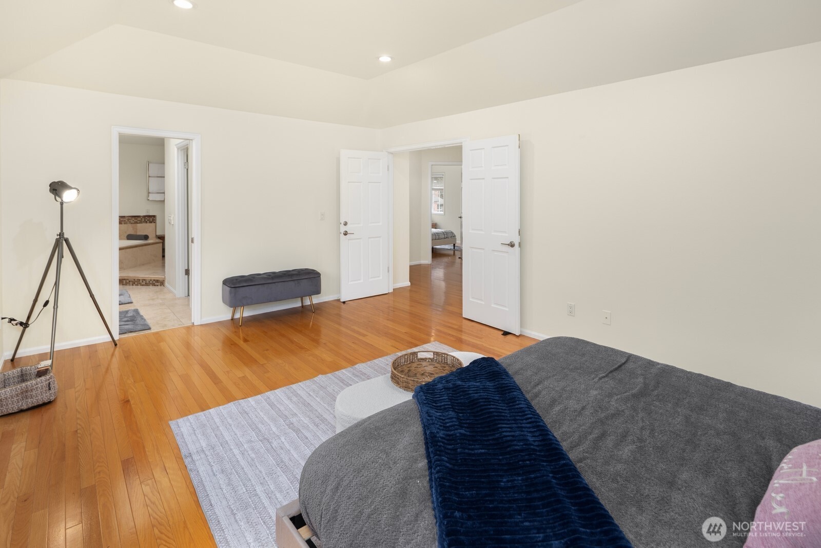 14916 NE 76th Court , Redmond, WA 98052