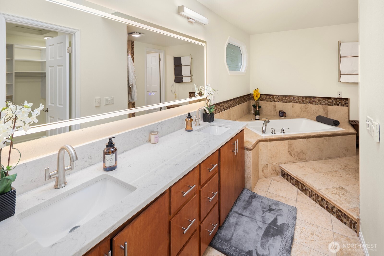 14916 NE 76th Court , Redmond, WA 98052